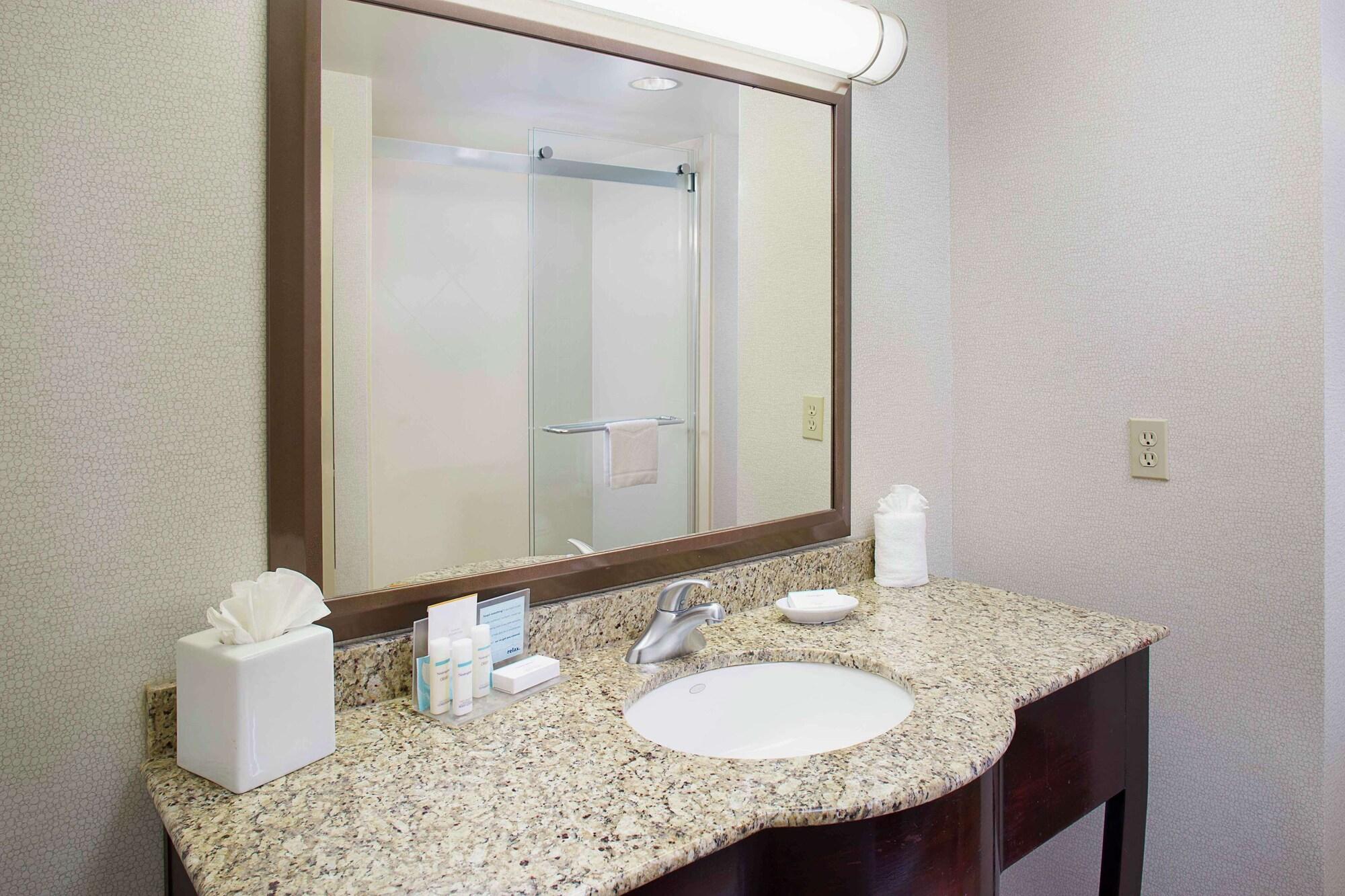 Hampton Inn By Hilton Garden City Long Island Luaran gambar
