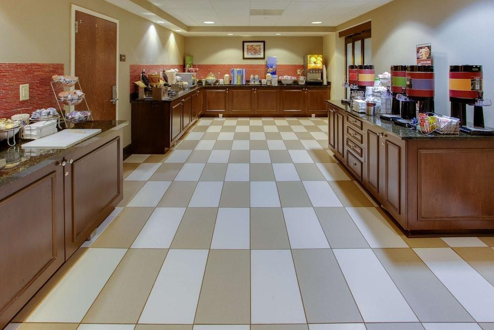 Hampton Inn By Hilton Garden City Long Island Luaran gambar