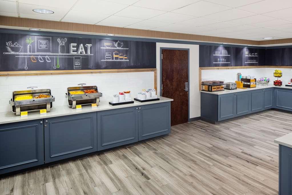 Hampton Inn By Hilton Garden City Long Island Restoran gambar