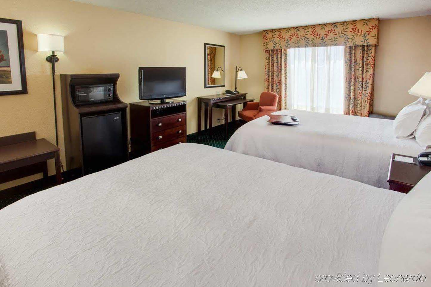 Hampton Inn By Hilton Garden City Long Island Luaran gambar
