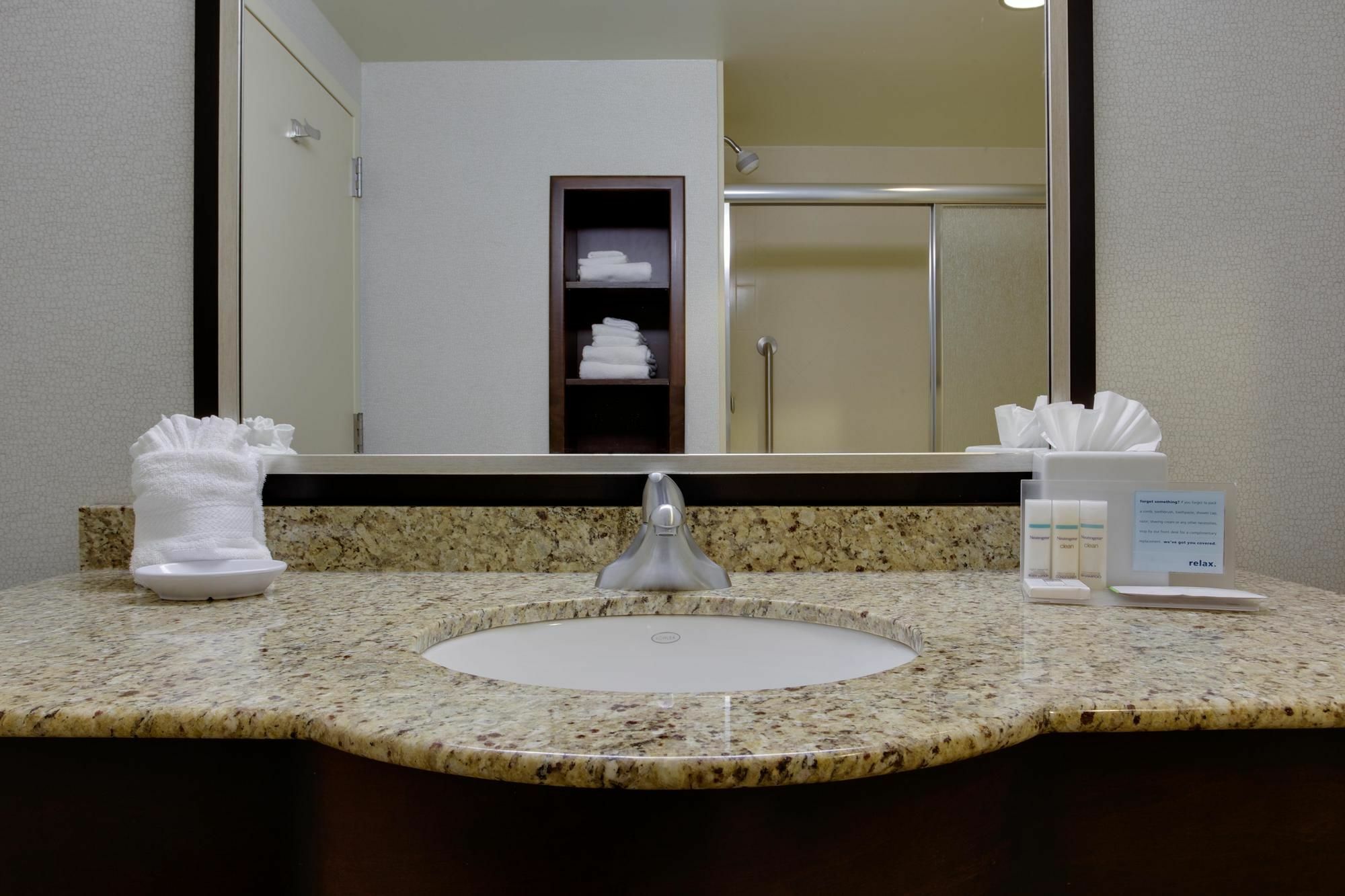 Hampton Inn By Hilton Garden City Long Island Luaran gambar